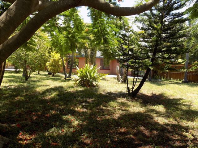 3849 EDGEMONT DRIVE, New Port Richey, FL 34652