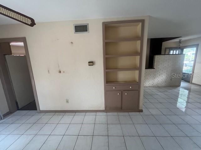 14704 CARNATION DRIVE, Tampa, FL 33613