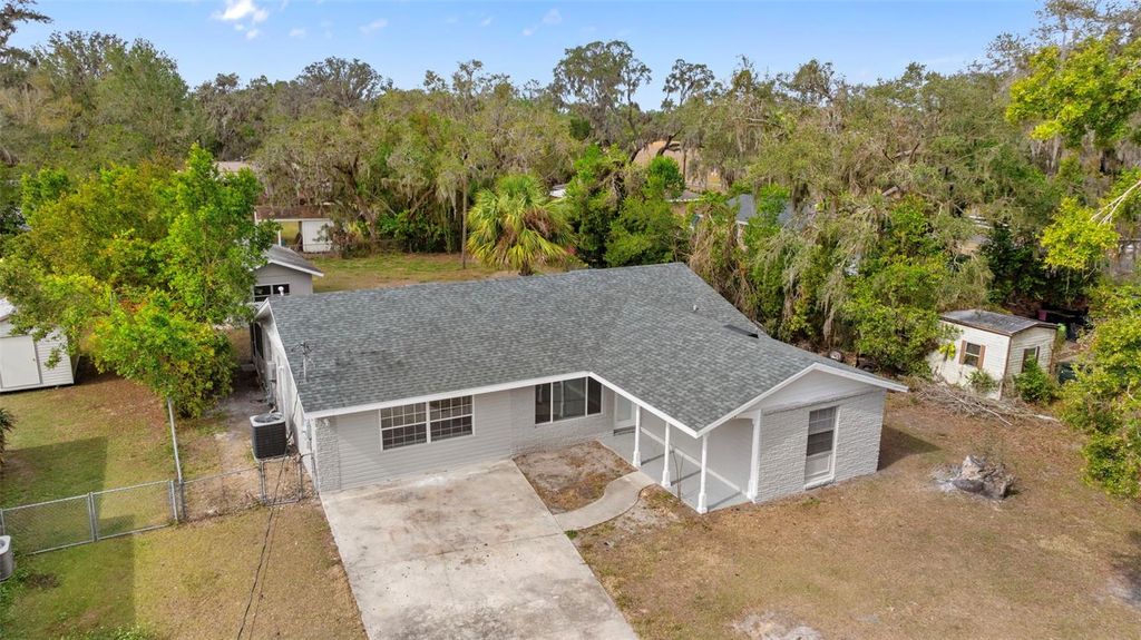 Image 32 of property listing at 815 N HENDRY AVENUE, Fort Meade, FL 33841