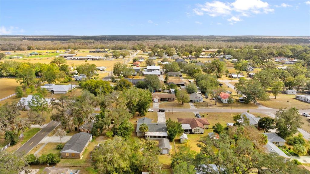 Image 38 of property listing at 815 N HENDRY AVENUE, Fort Meade, FL 33841