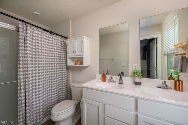 1422 Wood Fern Drive, Akron, OH 44312