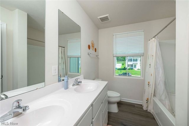1422 Wood Fern Drive, Akron, OH 44312