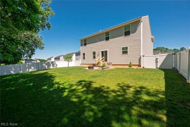 1422 Wood Fern Drive, Akron, OH 44312