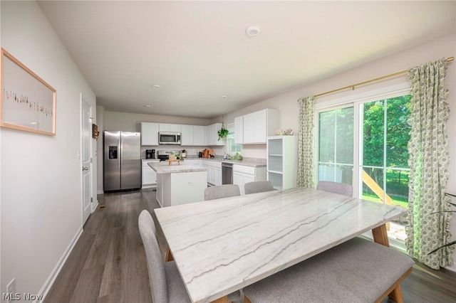 1422 Wood Fern Drive, Akron, OH 44312
