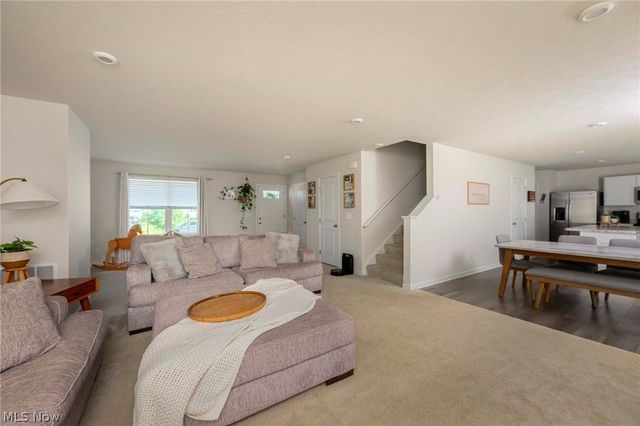 1422 Wood Fern Drive, Akron, OH 44312
