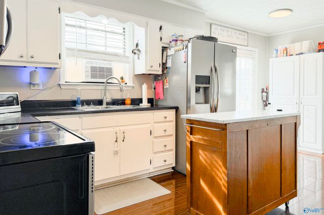 770 Morris Street SW, Hartselle, AL 35640