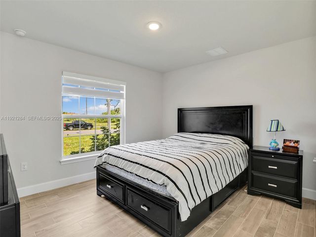 2405 Nelson Rd, Cape Coral, FL 33393