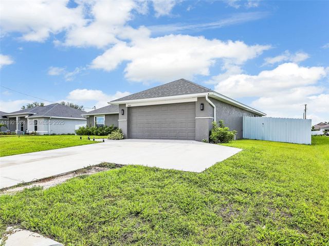2405 Nelson Rd, Cape Coral, FL 33393