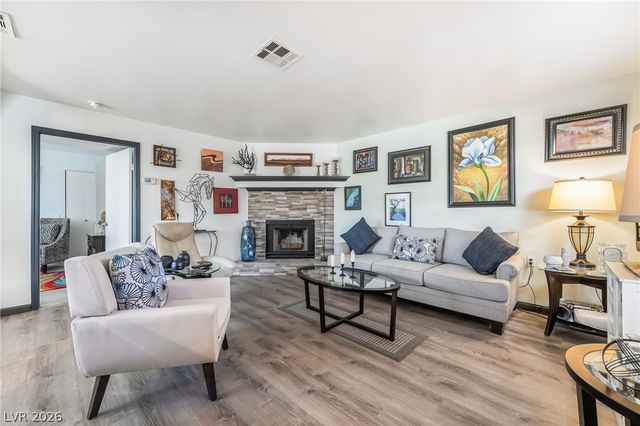 5831 Medallion Drive 103, Las Vegas, NV 89122