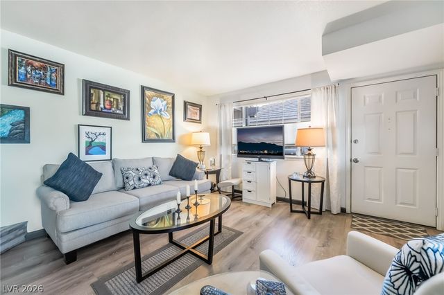 5831 Medallion Drive 103, Las Vegas, NV 89122