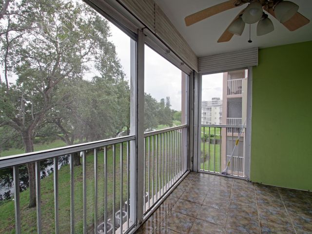 3575 Broken Woods Drive 301, Coral Springs, FL 33065