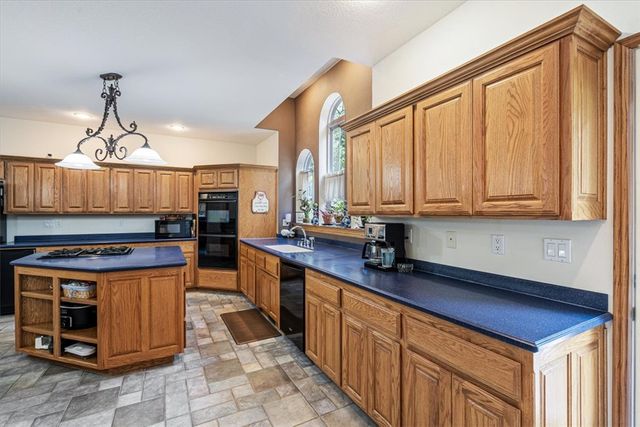 2 Ewes Lane, Bella Vista, AR 72715