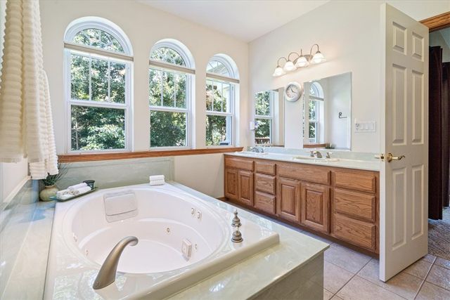 2 Ewes Lane, Bella Vista, AR 72715