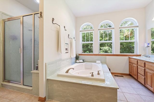 2 Ewes Lane, Bella Vista, AR 72715