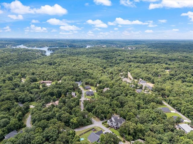 2 Ewes Lane, Bella Vista, AR 72715