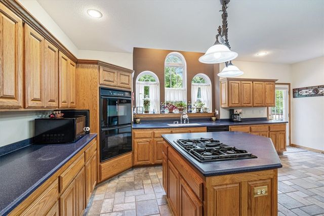 2 Ewes Lane, Bella Vista, AR 72715