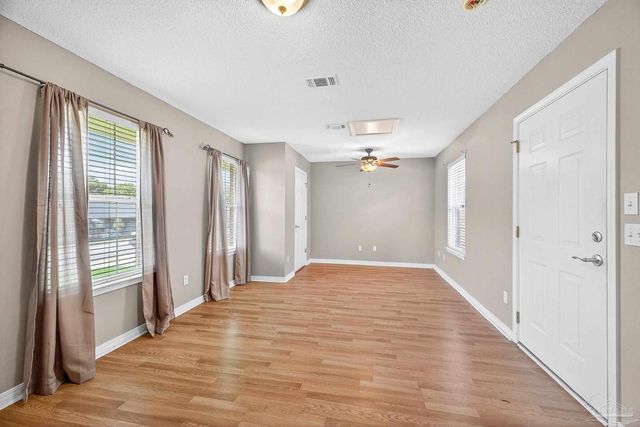 1548 Pelican Pt Dr, Cantonment, FL 32533