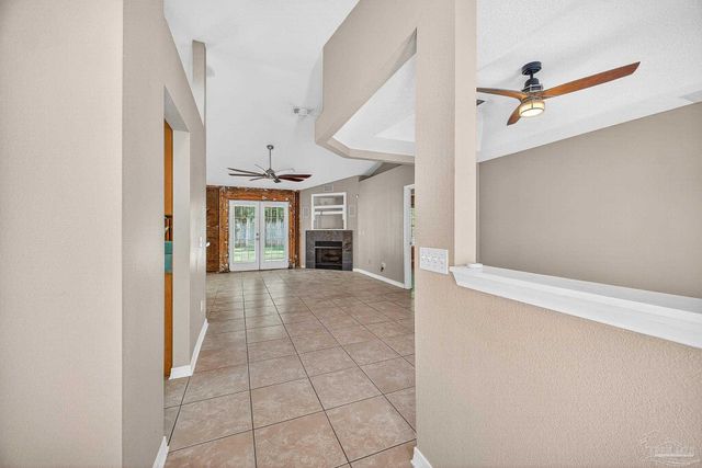 1548 Pelican Pt Dr, Cantonment, FL 32533