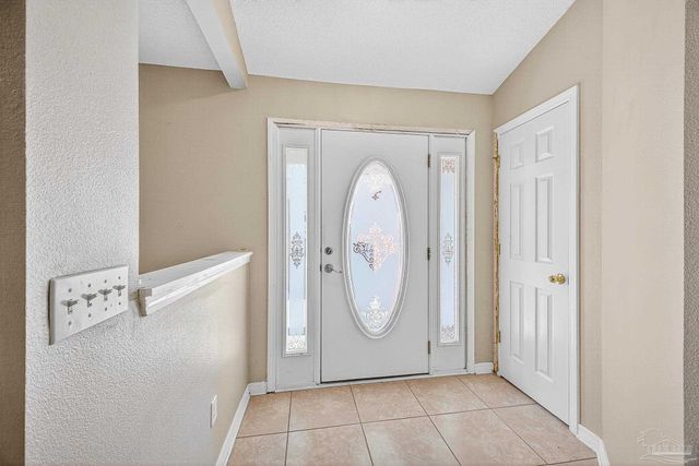 1548 Pelican Pt Dr, Cantonment, FL 32533