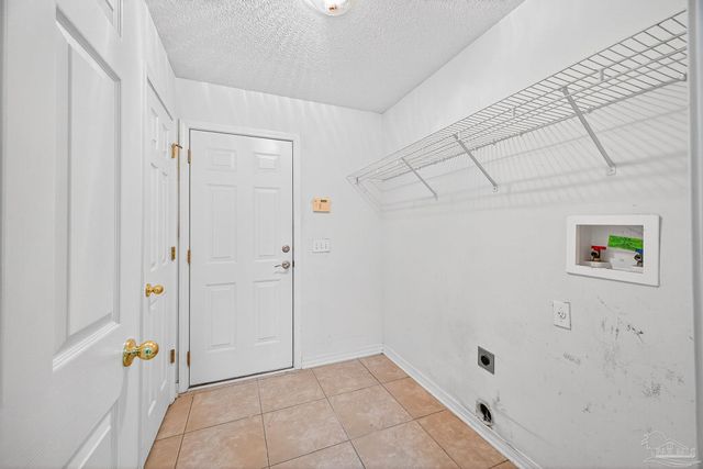 1548 Pelican Pt Dr, Cantonment, FL 32533
