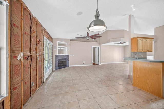 1548 Pelican Pt Dr, Cantonment, FL 32533