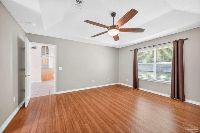 1548 Pelican Pt Dr, Cantonment, FL 32533