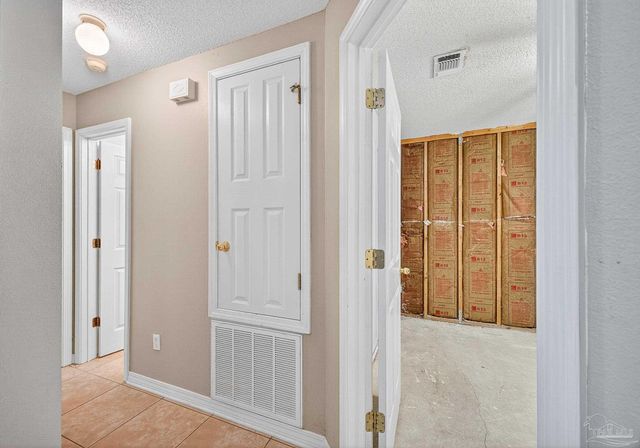 1548 Pelican Pt Dr, Cantonment, FL 32533