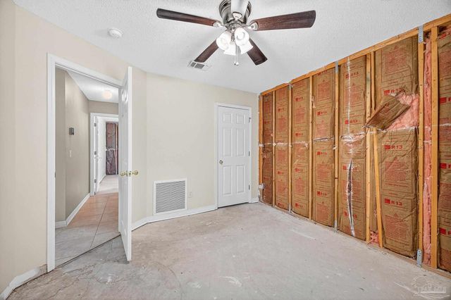 1548 Pelican Pt Dr, Cantonment, FL 32533