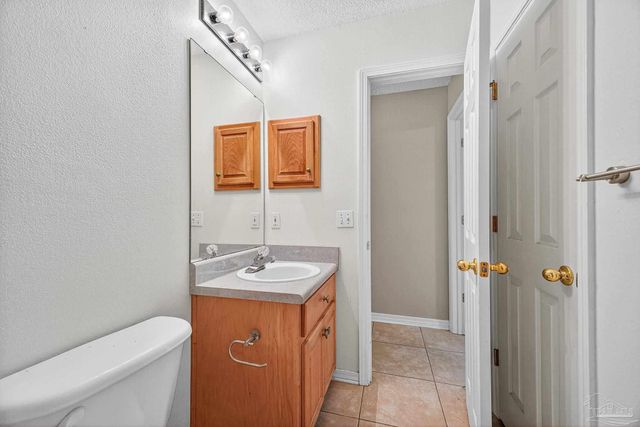 1548 Pelican Pt Dr, Cantonment, FL 32533
