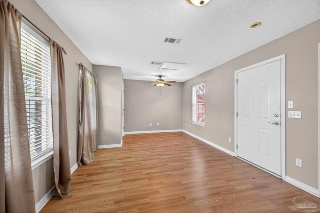1548 Pelican Pt Dr, Cantonment, FL 32533