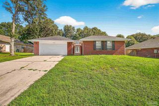 1548 Pelican Pt Dr, Cantonment, FL 32533