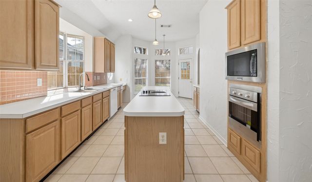 2113 Brentcove Drive, Grapevine, TX 76051