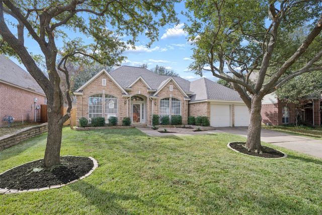 2113 Brentcove Drive, Grapevine, TX 76051