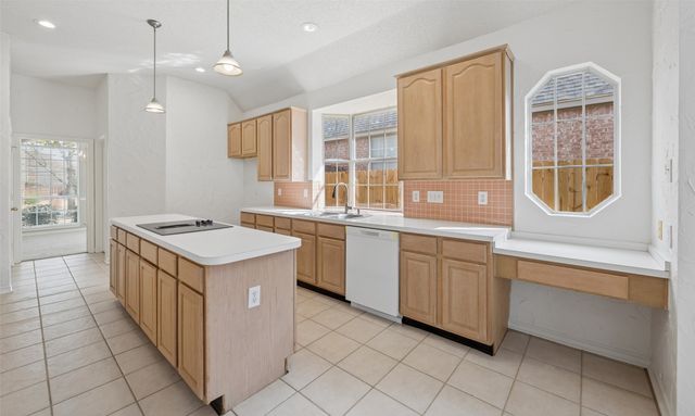 2113 Brentcove Drive, Grapevine, TX 76051