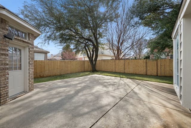 2113 Brentcove Drive, Grapevine, TX 76051