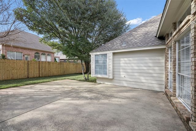 2113 Brentcove Drive, Grapevine, TX 76051