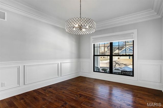 320 Bogey Lane, Kirkwood, MO 63122