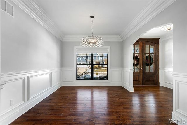 320 Bogey Lane, Kirkwood, MO 63122