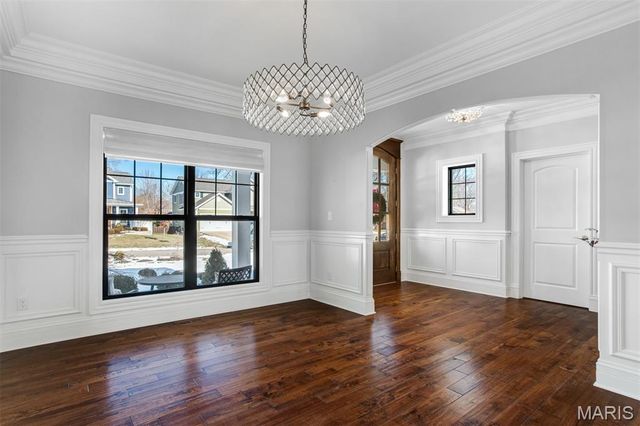 320 Bogey Lane, Kirkwood, MO 63122