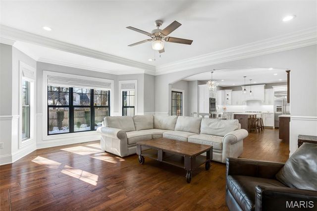 320 Bogey Lane, Kirkwood, MO 63122