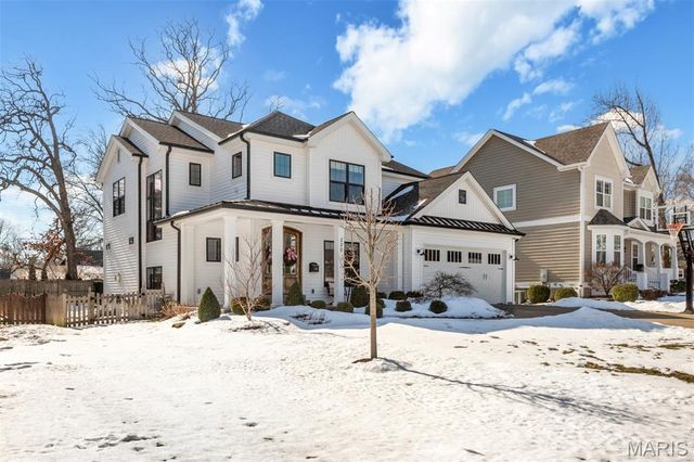 320 Bogey Lane, Kirkwood, MO 63122