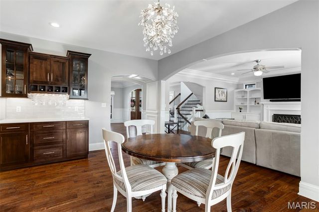 320 Bogey Lane, Kirkwood, MO 63122