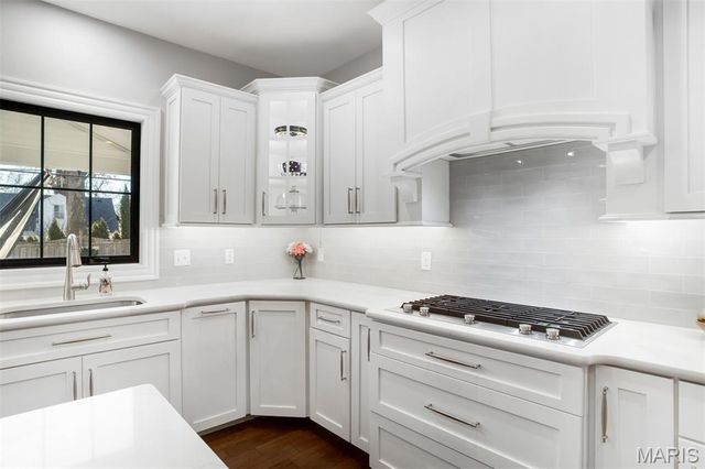 320 Bogey Lane, Kirkwood, MO 63122