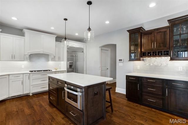 320 Bogey Lane, Kirkwood, MO 63122