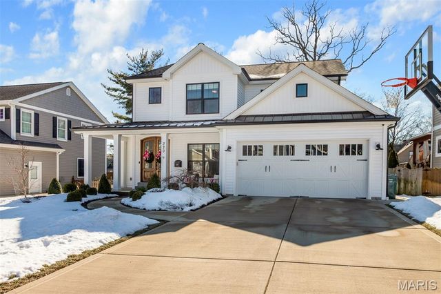 320 Bogey Lane, Kirkwood, MO 63122