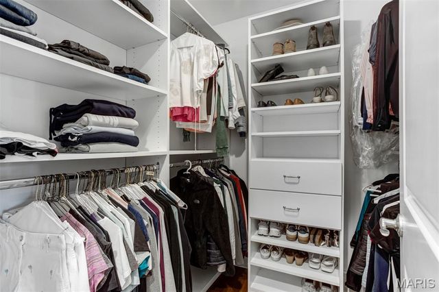 320 Bogey Lane, Kirkwood, MO 63122