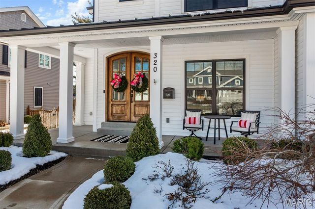 320 Bogey Lane, Kirkwood, MO 63122