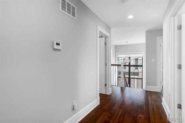 320 Bogey Lane, Kirkwood, MO 63122