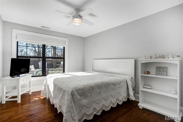 320 Bogey Lane, Kirkwood, MO 63122