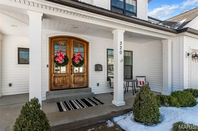 320 Bogey Lane, Kirkwood, MO 63122